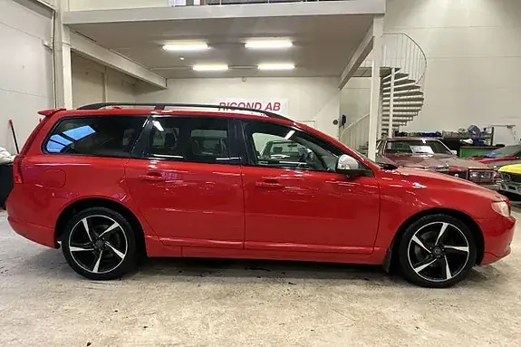 Volvo V70 2011 photo 2