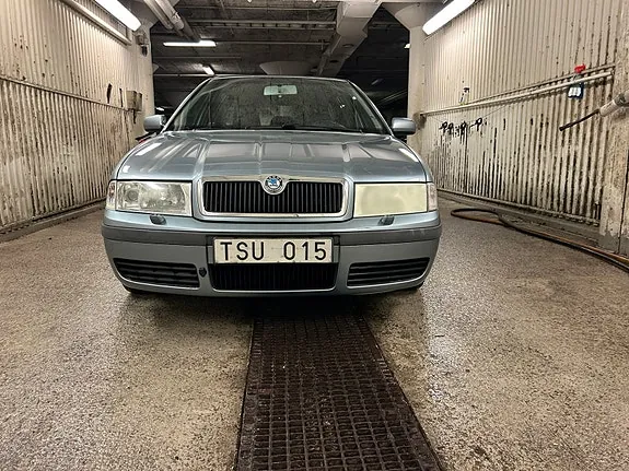 Skoda Octavia 2003 photo 2