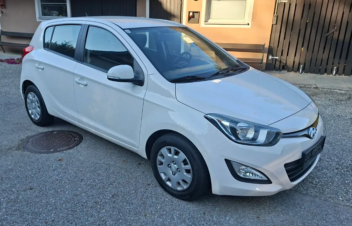 Hyundai I20 2013 photo 3
