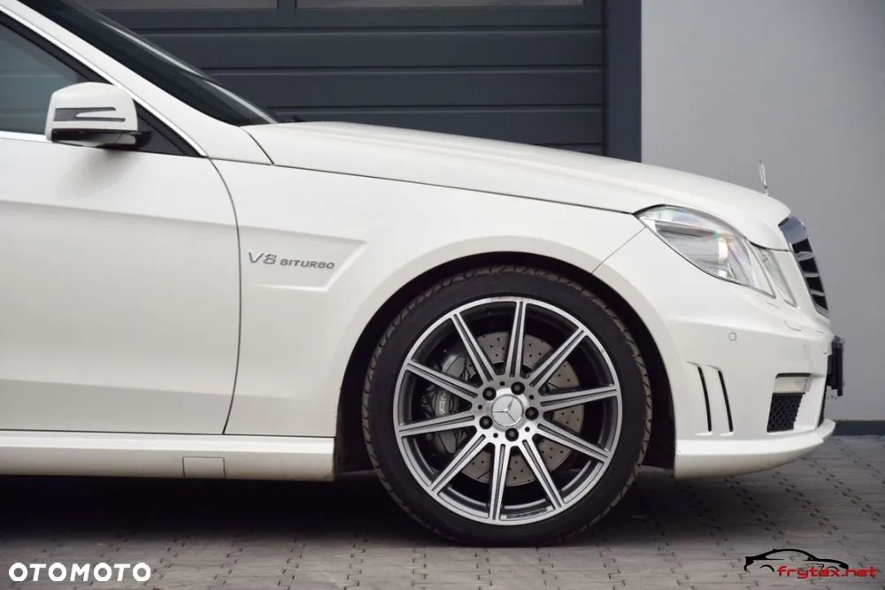Mercedes-Benz E-Class 2011 photo 5