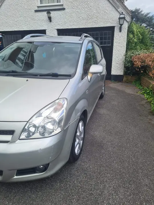 Toyota Corolla Verso 2005 photo 4