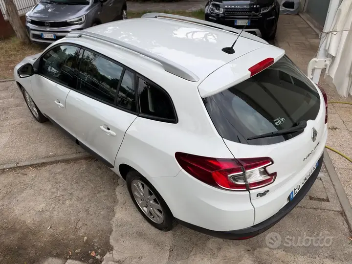Renault Megane 2011 photo 4
