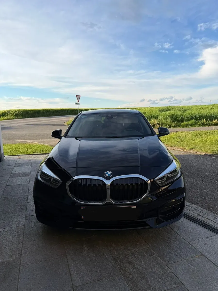 BMW 1 Series 2022 photo 2