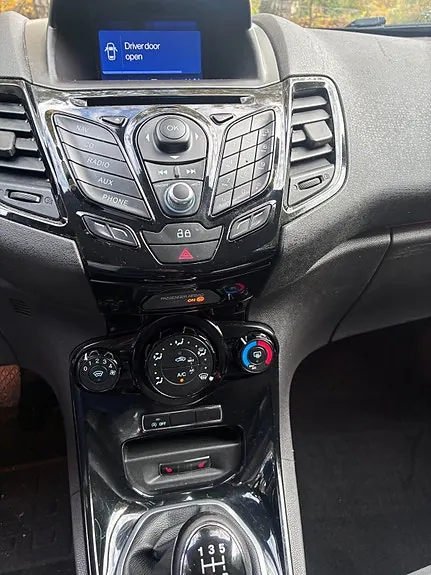 Ford Fiesta 2014 photo 4
