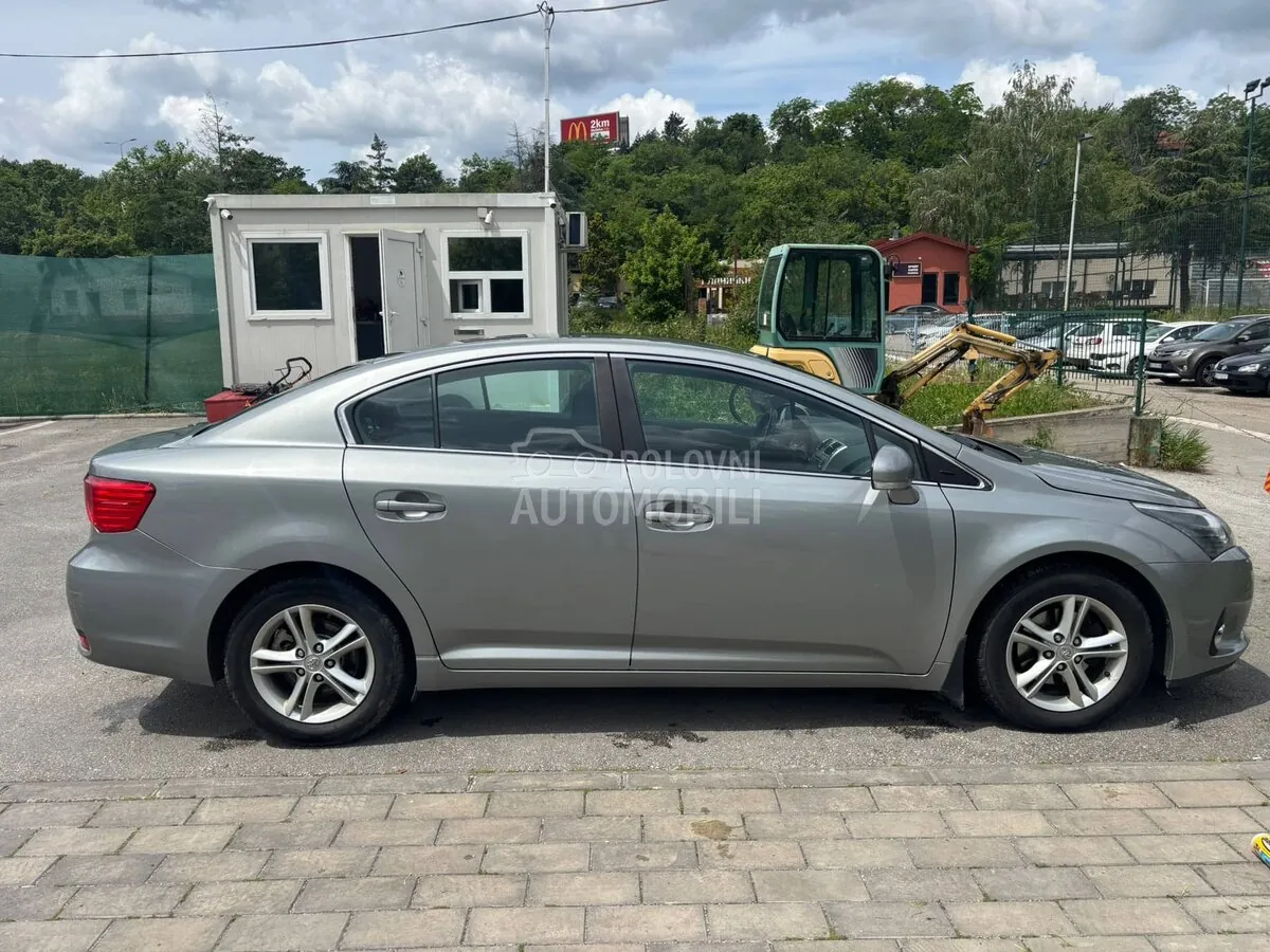Toyota Avensis 2014 photo 4