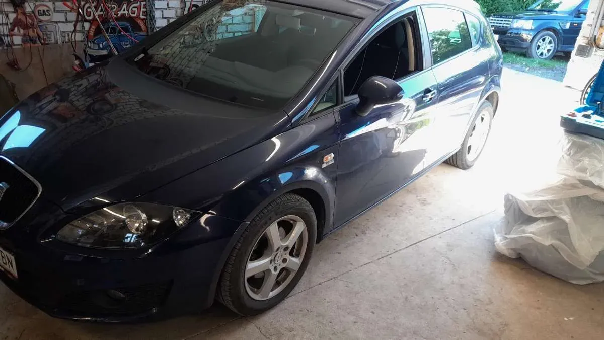 Seat Leon 2011 photo 2