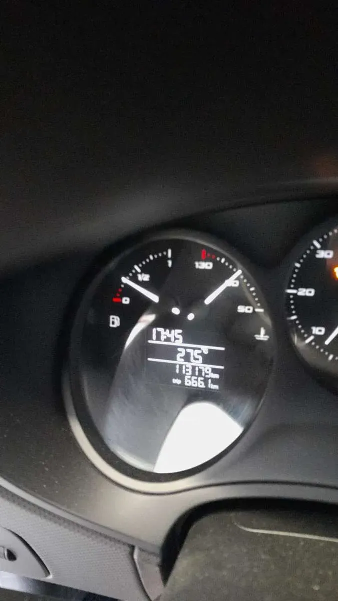 Seat Leon 2011 photo 3