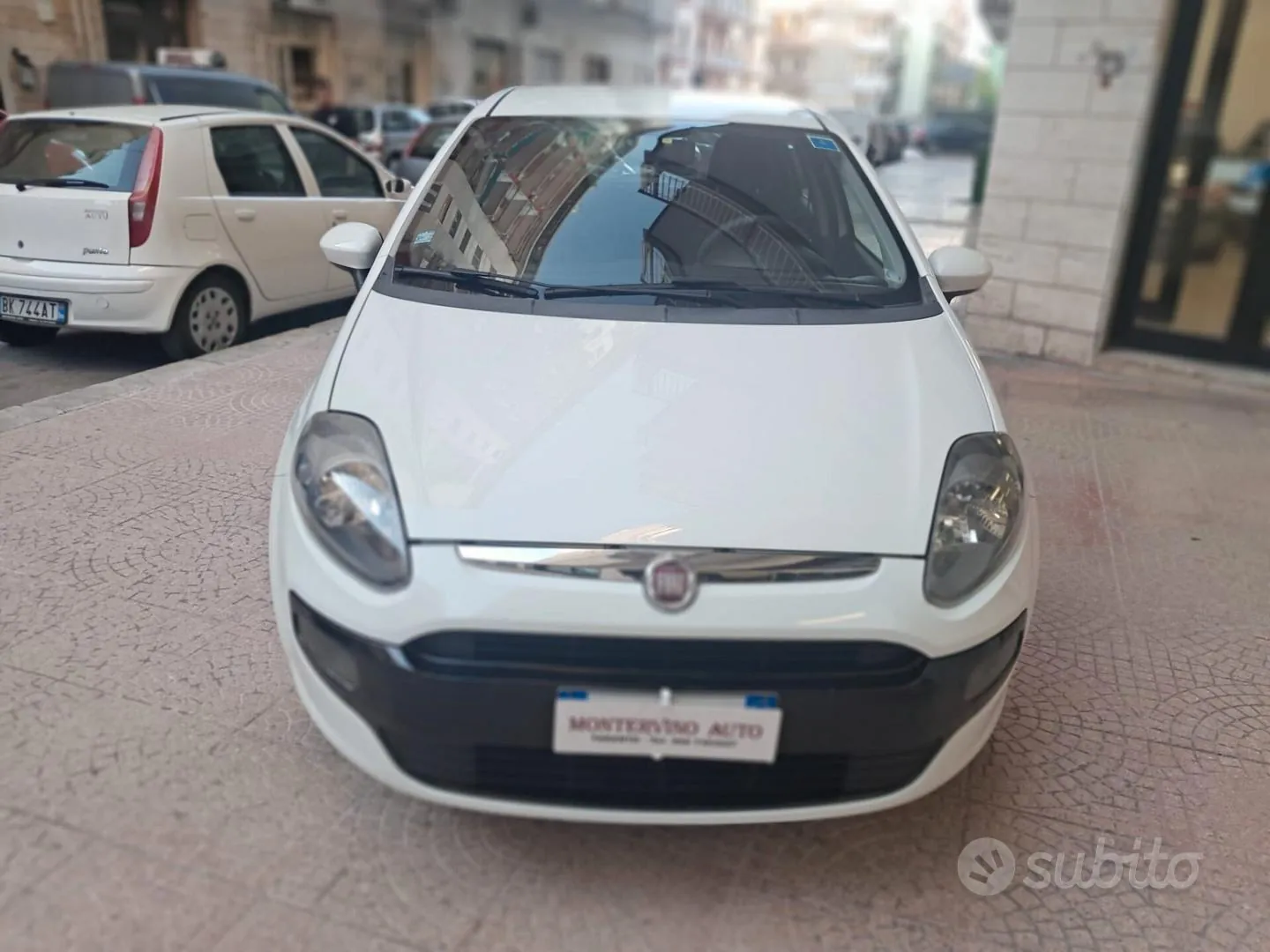 Fiat Punto Evo 2011 photo 2
