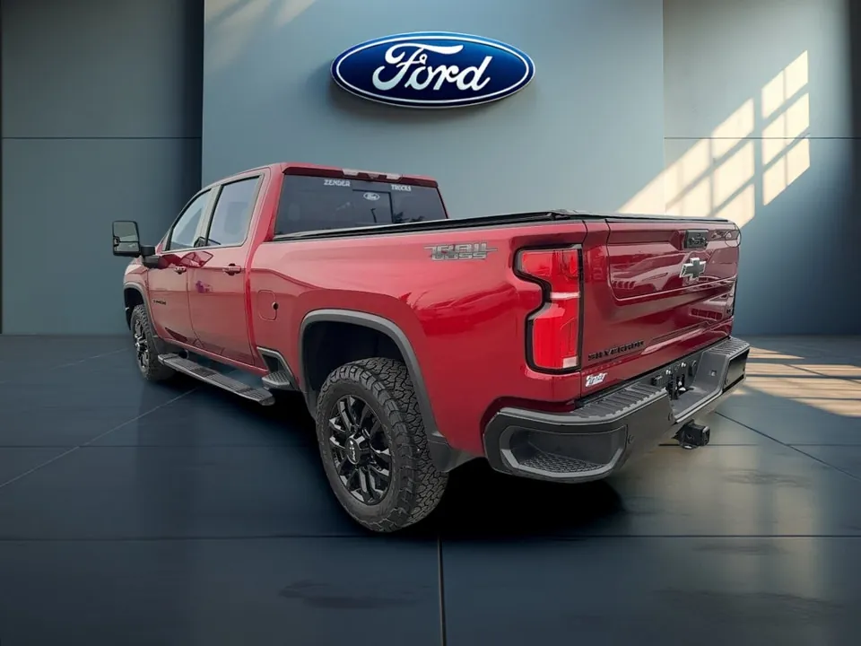 Chevrolet Silverado 3500Hd 2025 photo 4