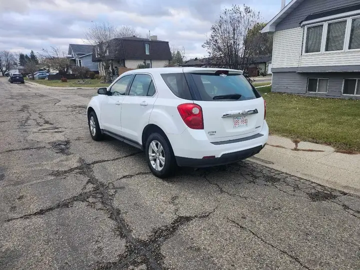 Chevrolet Equinox 2011 photo 3