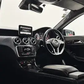Mercedes-Benz A 180 2014 photo 4