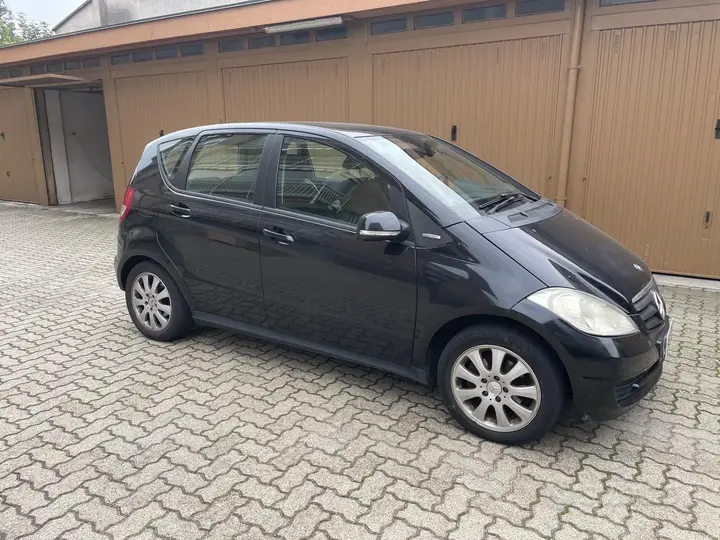 Mercedes-Benz A 160 2011 photo 4