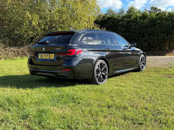 BMW 5 Series 2021 photo 2