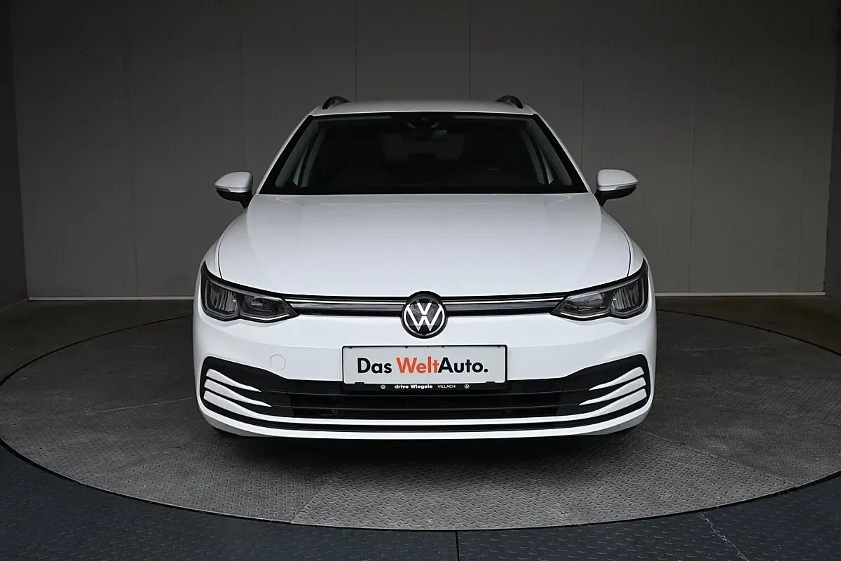 Volkswagen Golf 2022 photo 2