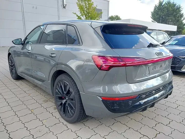 Audi Q8 2023 photo 3