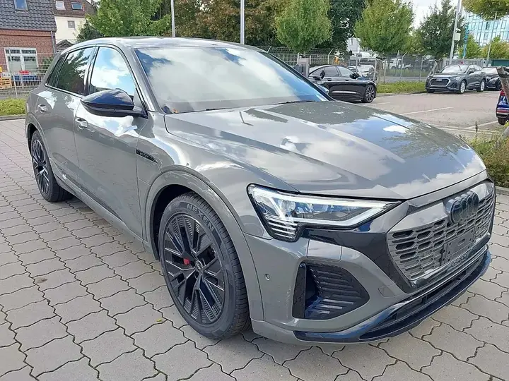 Audi Q8 2023 photo 2