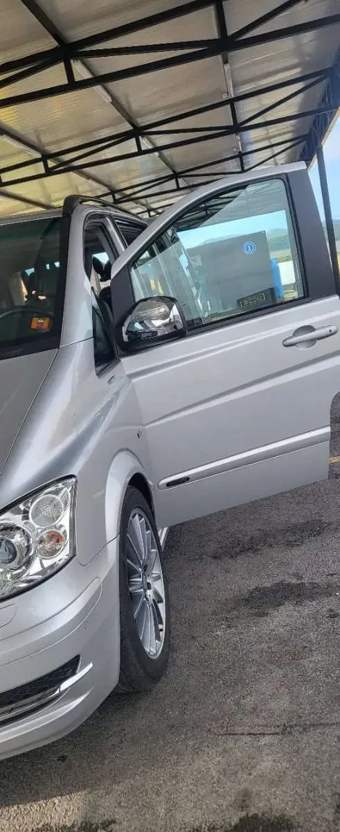Mercedes-Benz Viano 2013 photo 2