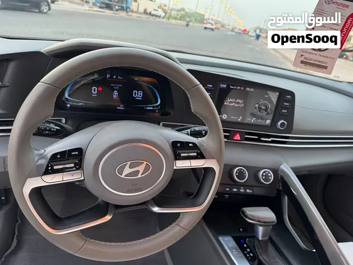 Hyundai Elantra 2024 photo 2