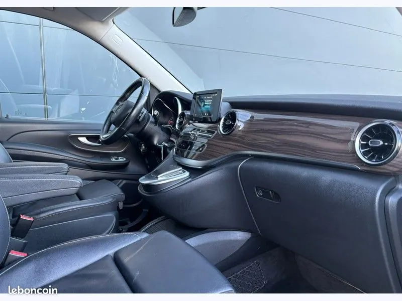 Mercedes-Benz V 2023 photo 5