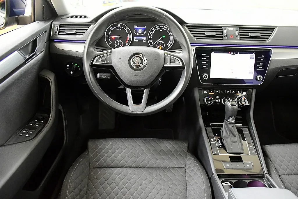 Skoda Superb 2019 photo 2