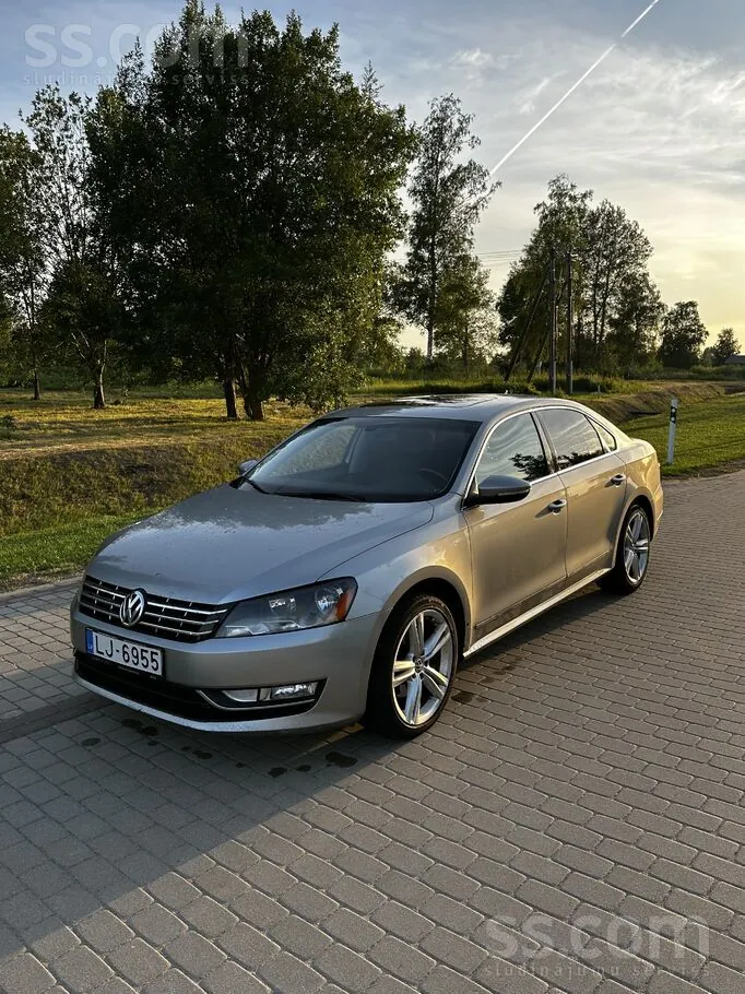 Volkswagen Passat 2012 photo 2