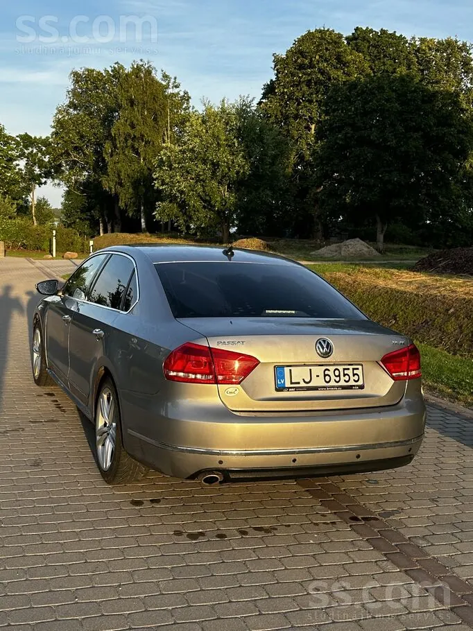 Volkswagen Passat 2012 photo 3