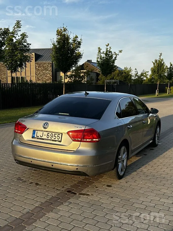 Volkswagen Passat 2012 photo 4