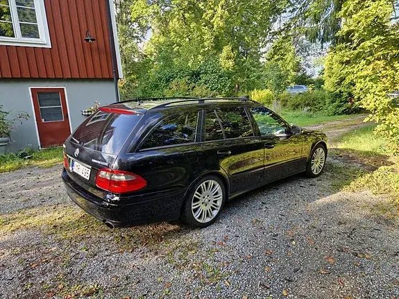 Mercedes-Benz E 200 2009 photo 2
