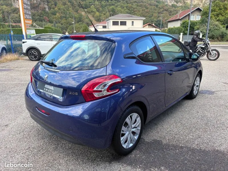 Peugeot 208 2013 photo 5