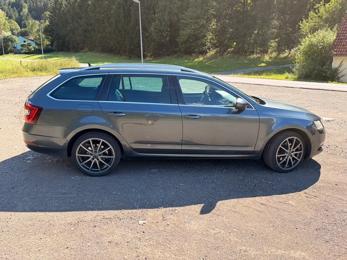 Skoda Octavia 2017 photo 3