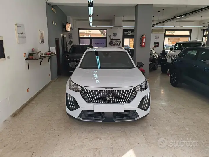 Peugeot 2008 2025 photo 3
