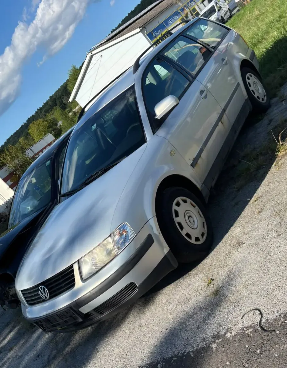 Volkswagen Passat 1999 photo 2