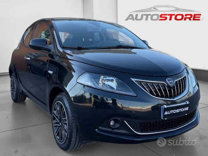 Lancia Ypsilon
