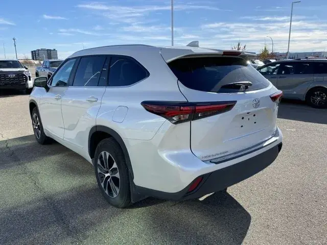 Toyota Highlander 2025 photo 4