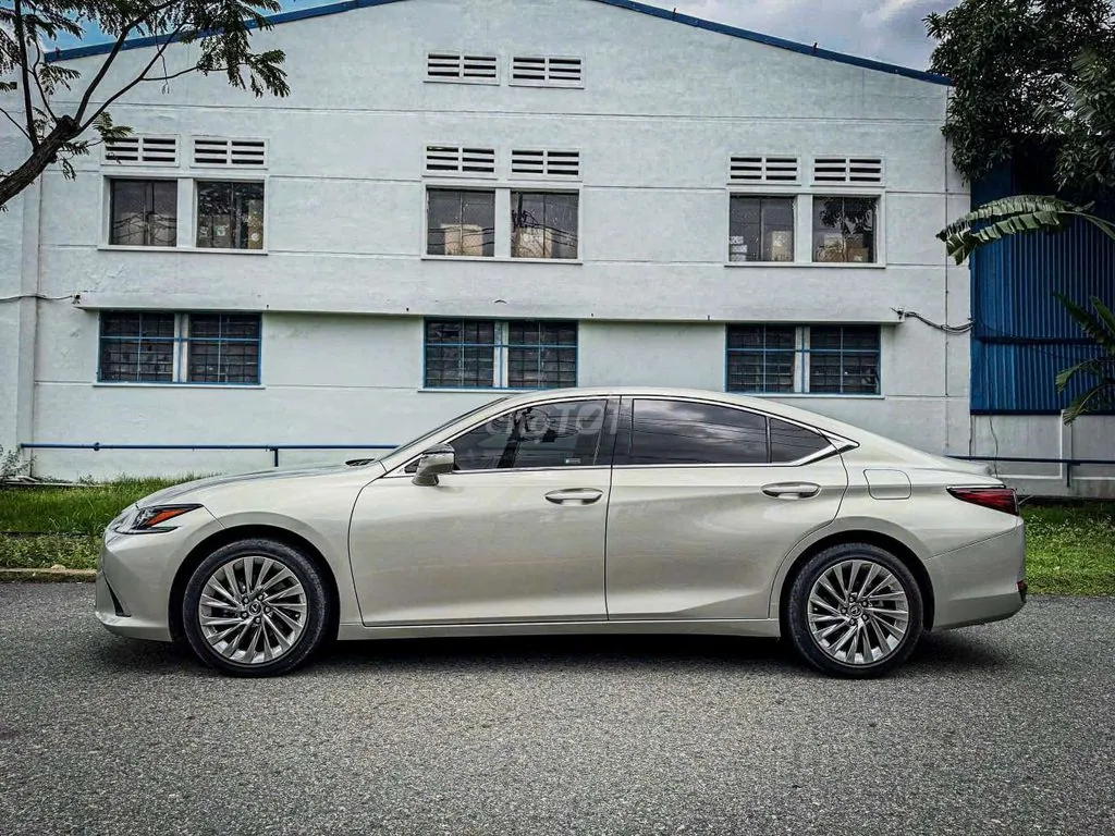 Lexus Es 2025 photo 4