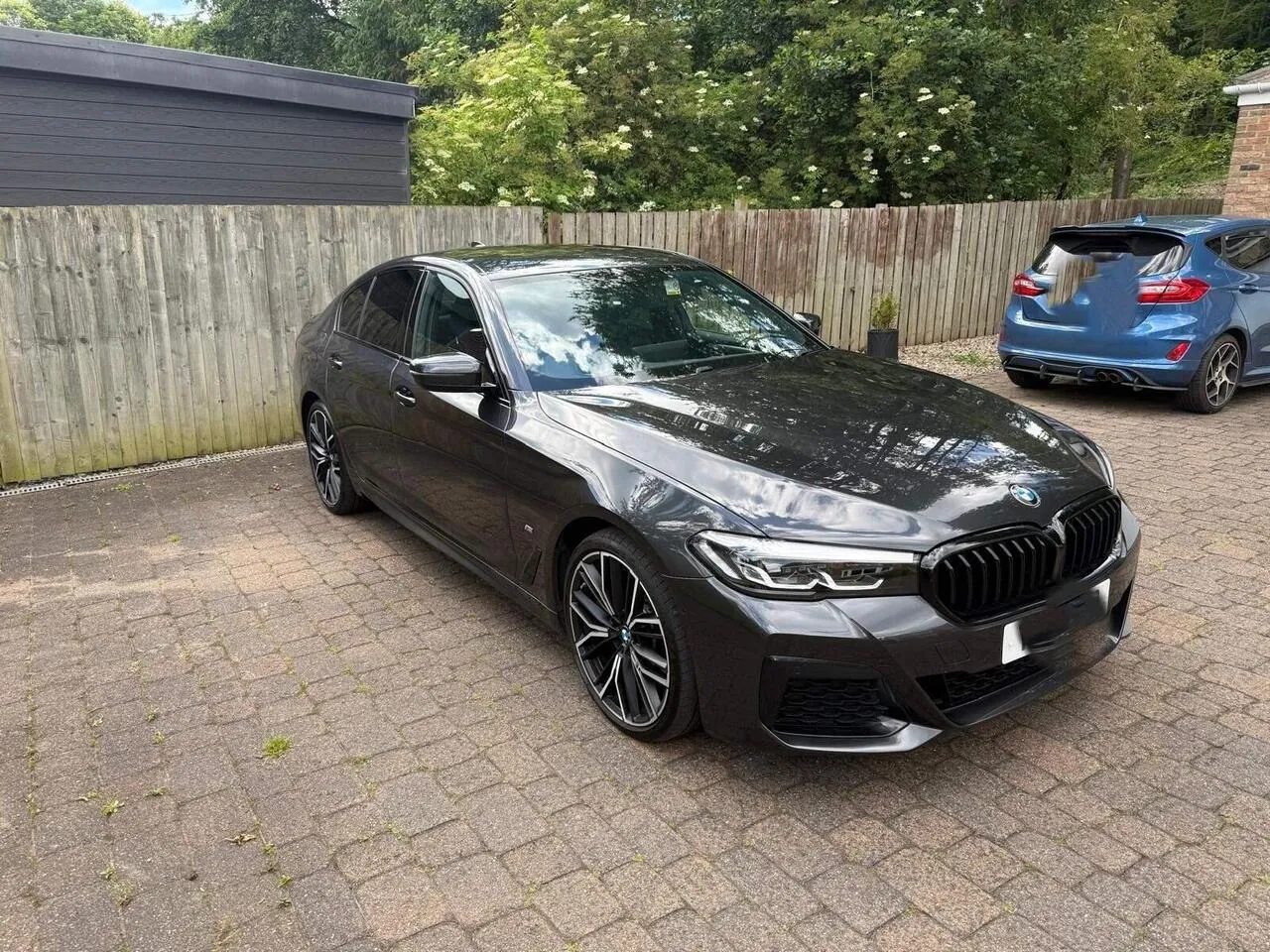 BMW 5 Series 2021 photo 2