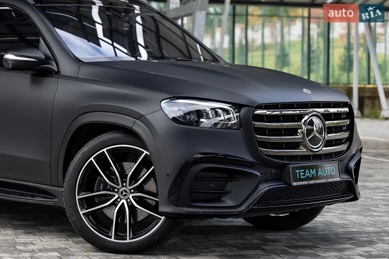 Mercedes-Benz Gls-Class 2023 photo 3