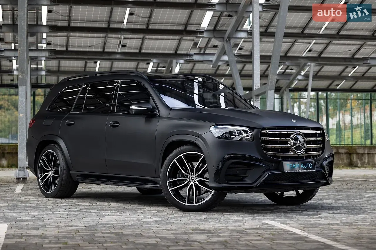 Mercedes-Benz Gls-Class 2023 photo 2