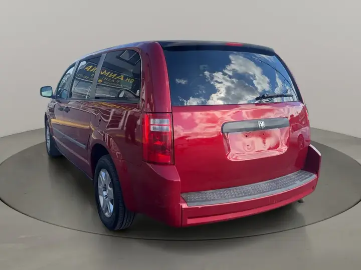 Dodge Grand Caravan 2010 photo 3