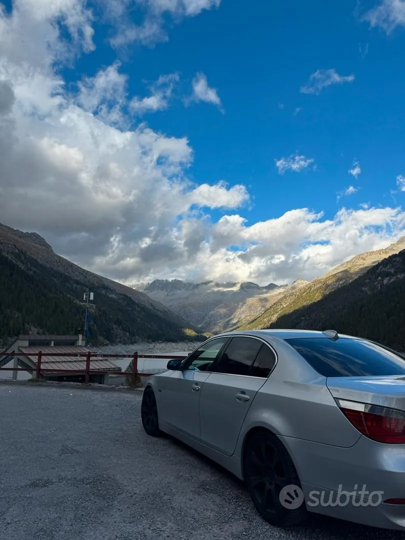 BMW 520I