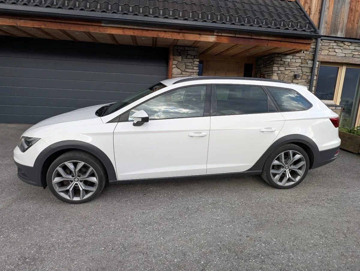 Seat Leon 2015 photo 2