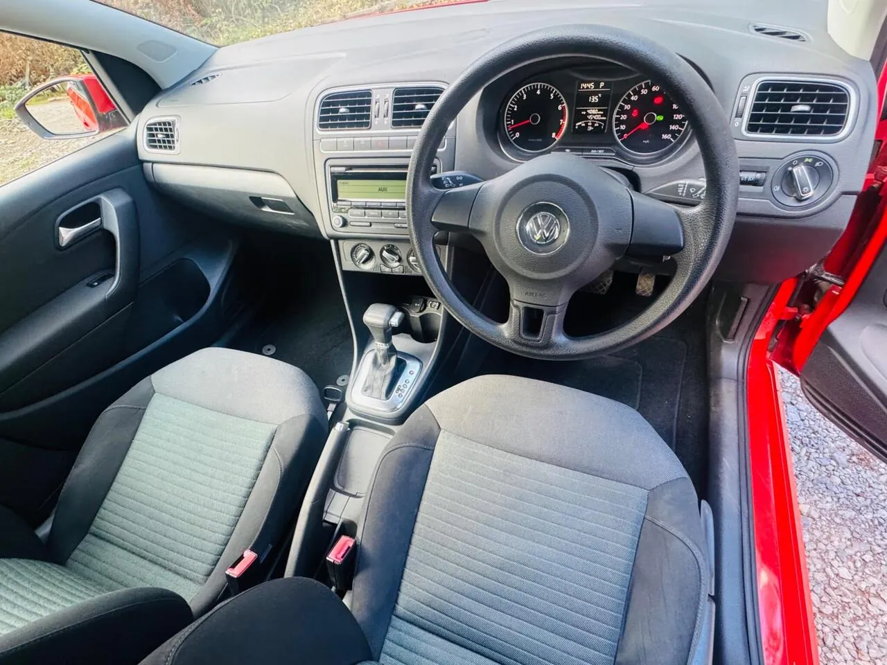 Volkswagen Polo 2010 photo 3