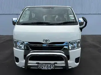 Toyota Hiace 2022 photo 2