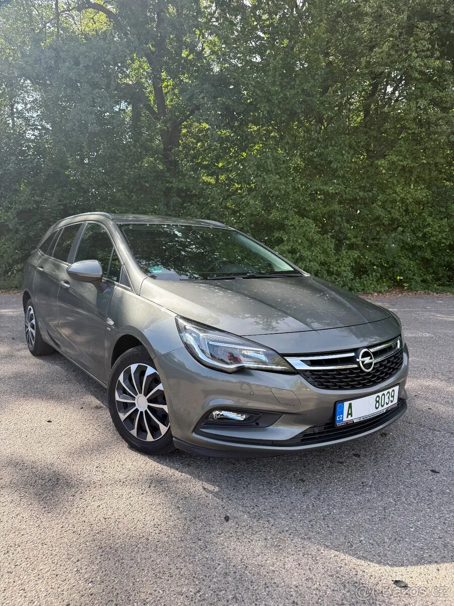 Opel Astra 2019 photo 2
