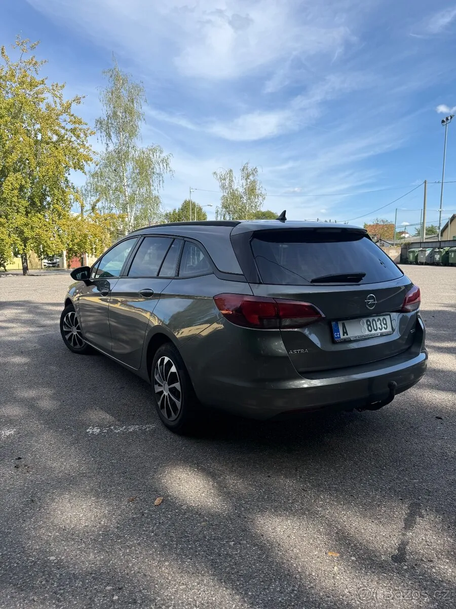 Opel Astra 2019 photo 3