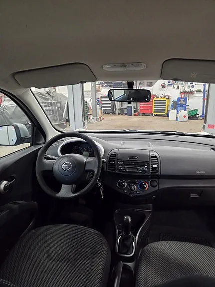 Nissan Micra 2010 photo 4