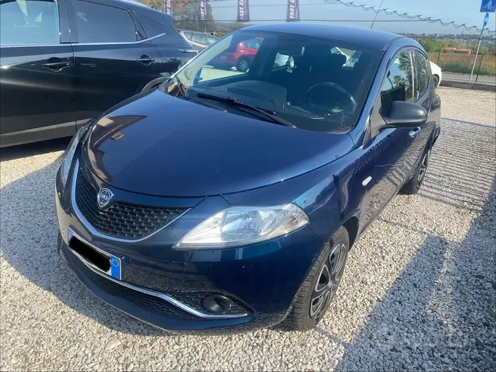 Lancia Ypsilon