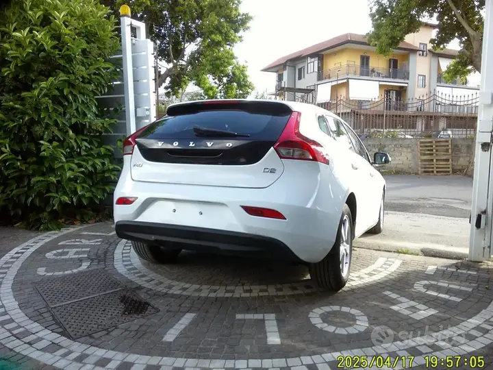 Volvo V40 2016 photo 4