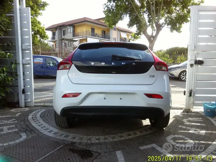 Volvo V40 2016 photo 5