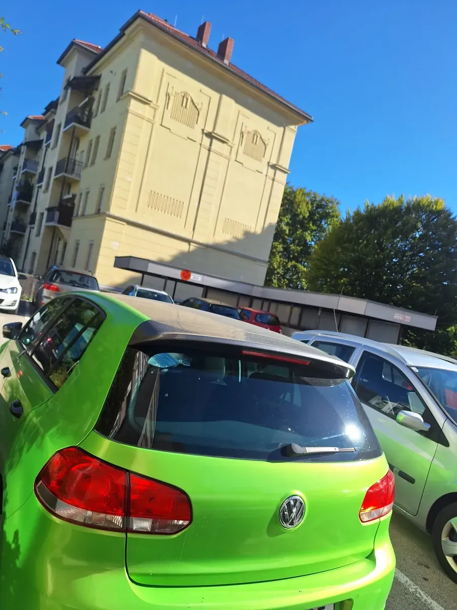 Volkswagen Golf 2011 photo 3